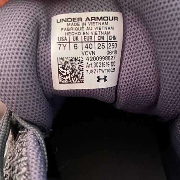 grey under armour women shoes , size 7 - Picture 2 of 3
